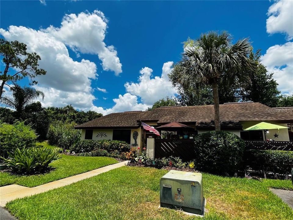 Active With Contract: $2,195 (3 beds, 2 baths, 1298 Square Feet)