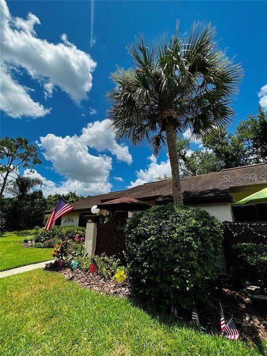 Active With Contract: $2,195 (3 beds, 2 baths, 1298 Square Feet)