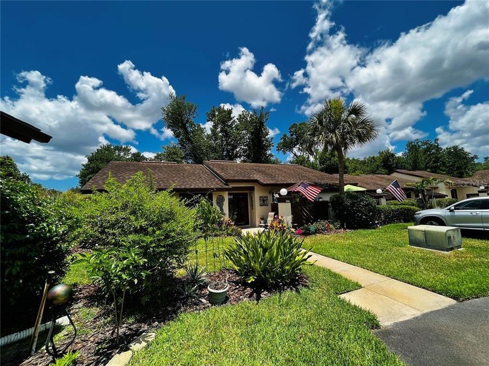 Active With Contract: $2,195 (3 beds, 2 baths, 1298 Square Feet)