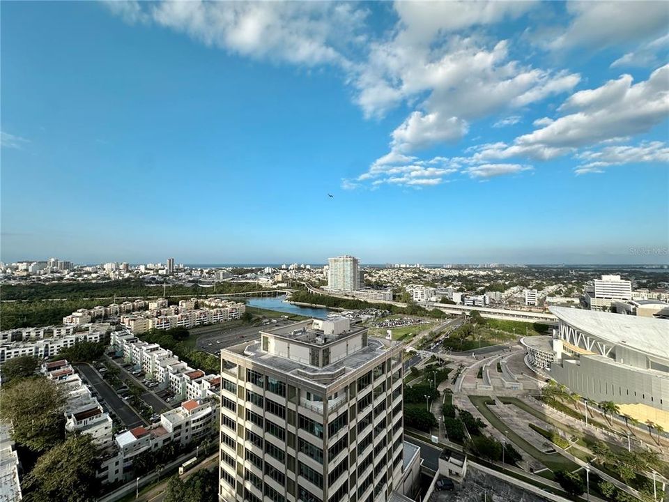 合同活跃: $599,000 (2 贝兹, 2 浴室, 1333 平方英尺)