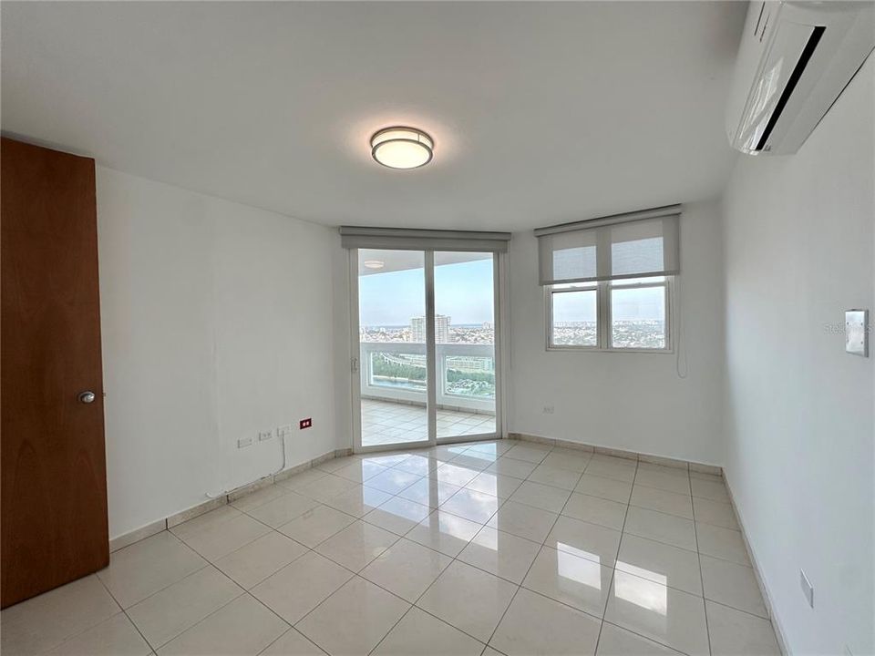 合同活跃: $599,000 (2 贝兹, 2 浴室, 1333 平方英尺)