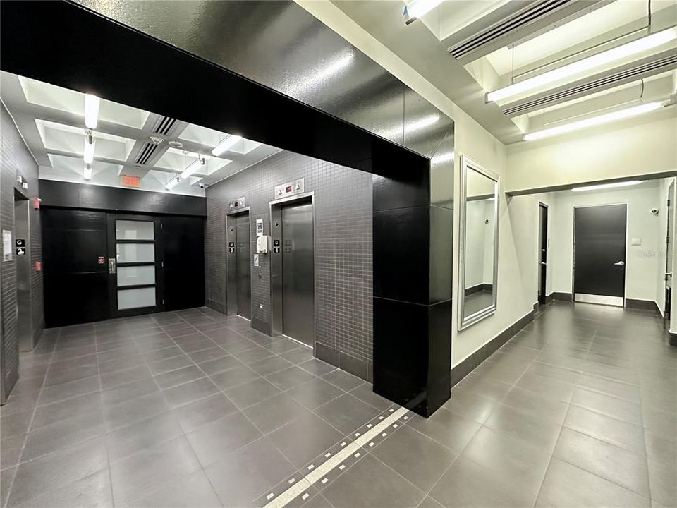 合同活跃: $599,000 (2 贝兹, 2 浴室, 1333 平方英尺)