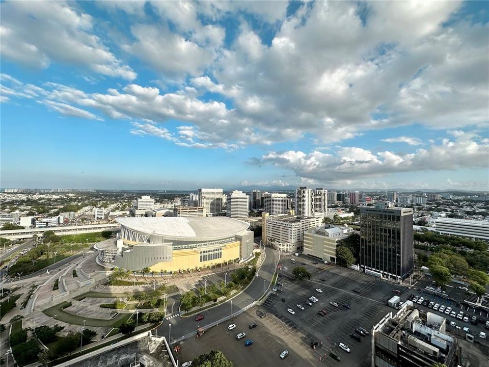 合同活跃: $599,000 (2 贝兹, 2 浴室, 1333 平方英尺)