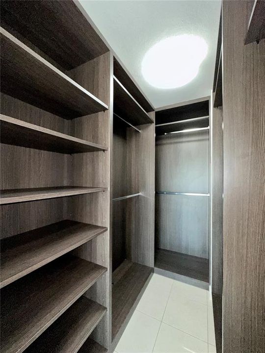 合同活跃: $599,000 (2 贝兹, 2 浴室, 1333 平方英尺)