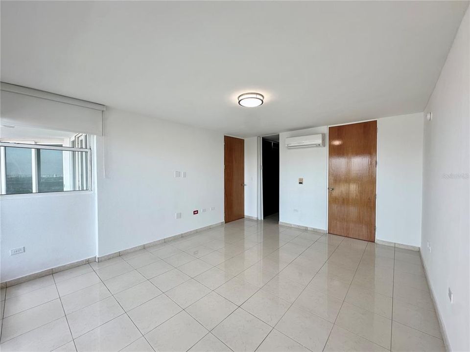 合同活跃: $599,000 (2 贝兹, 2 浴室, 1333 平方英尺)