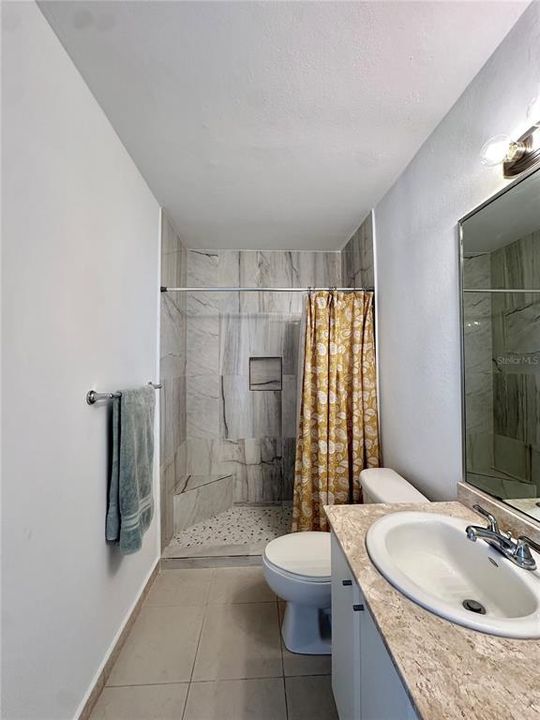 合同活跃: $599,000 (2 贝兹, 2 浴室, 1333 平方英尺)