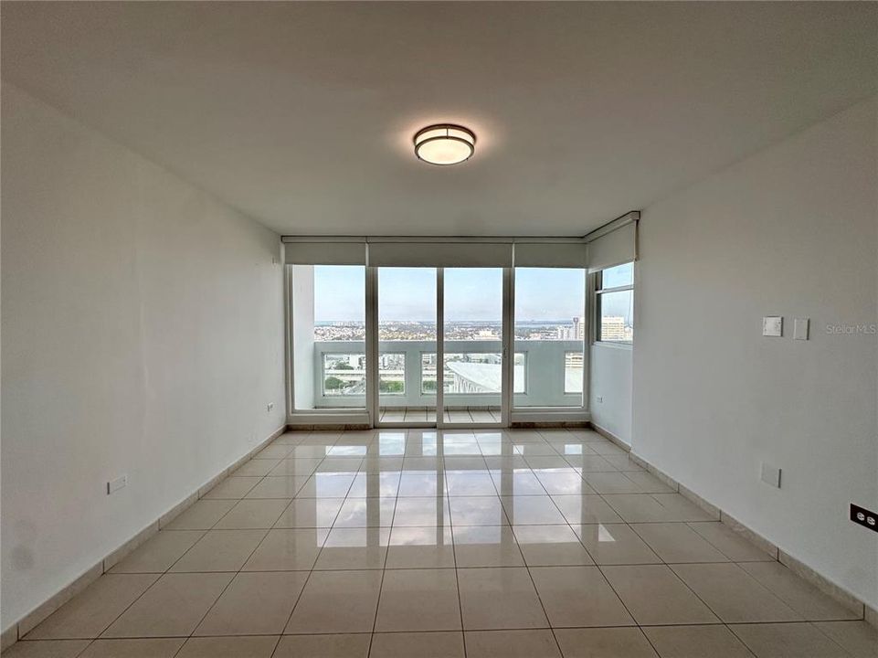 合同活跃: $599,000 (2 贝兹, 2 浴室, 1333 平方英尺)