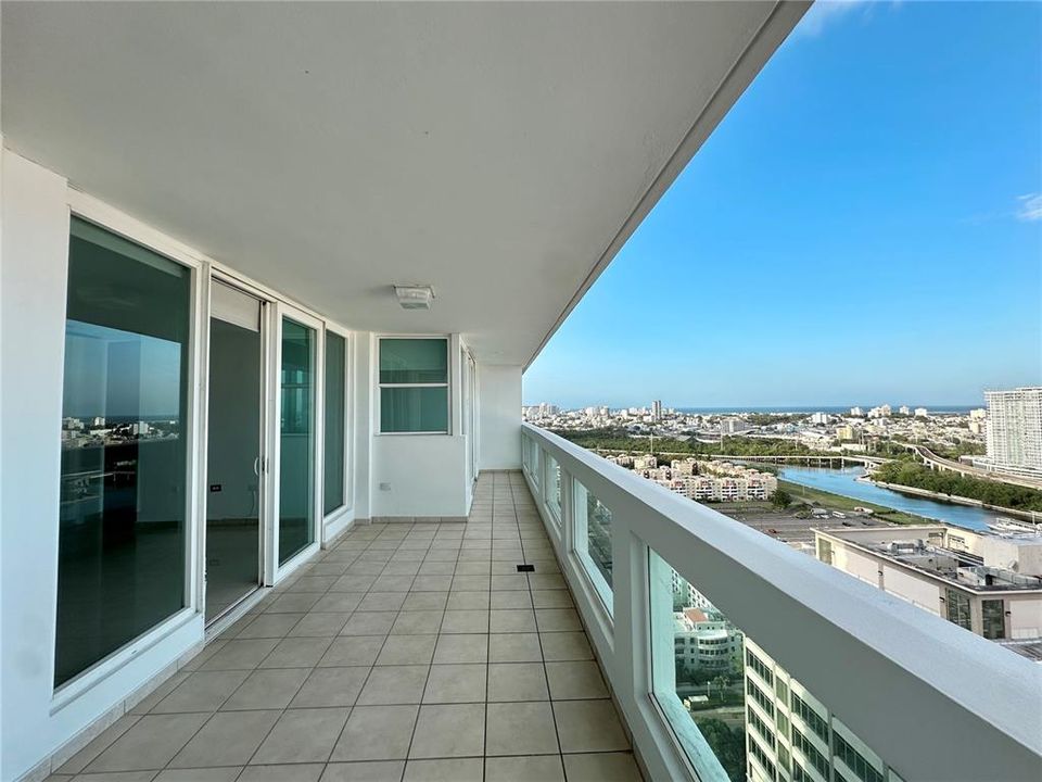 合同活跃: $599,000 (2 贝兹, 2 浴室, 1333 平方英尺)