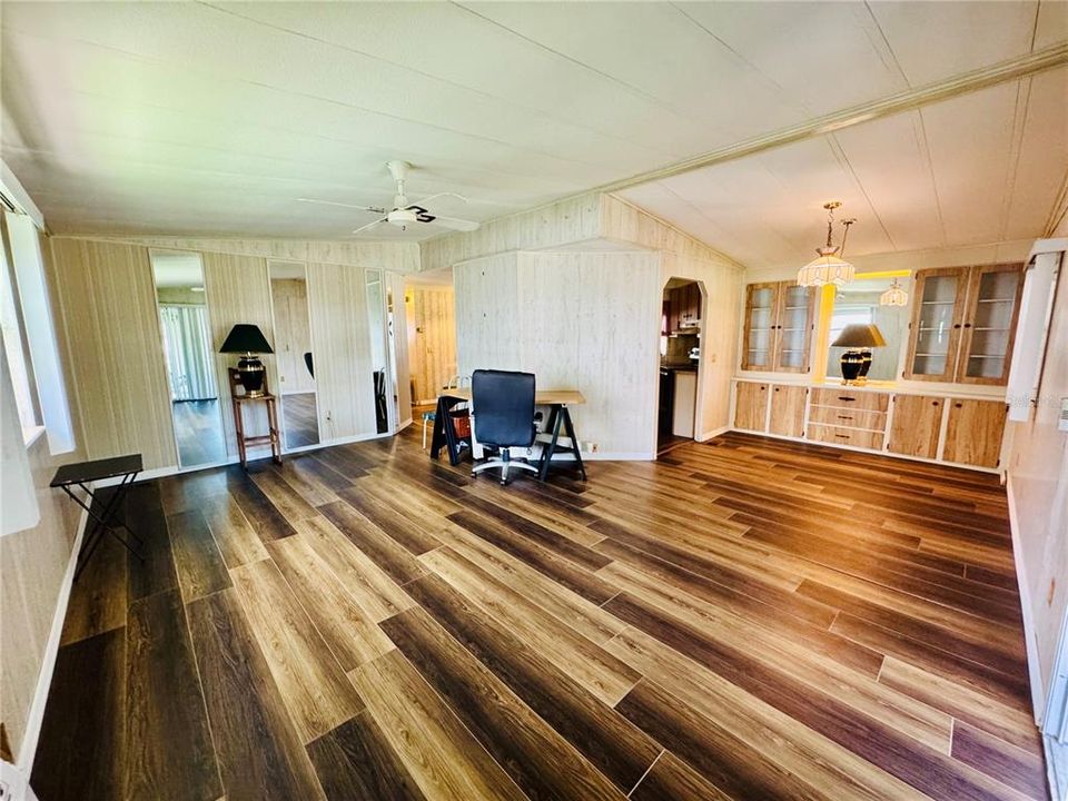 待售: $150,000 (2 贝兹, 2 浴室, 1012 平方英尺)