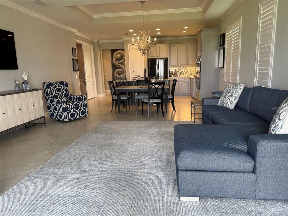 Под контрактом: $3,100 (2 спален, 2 ванн, 1625 Квадратных фут)