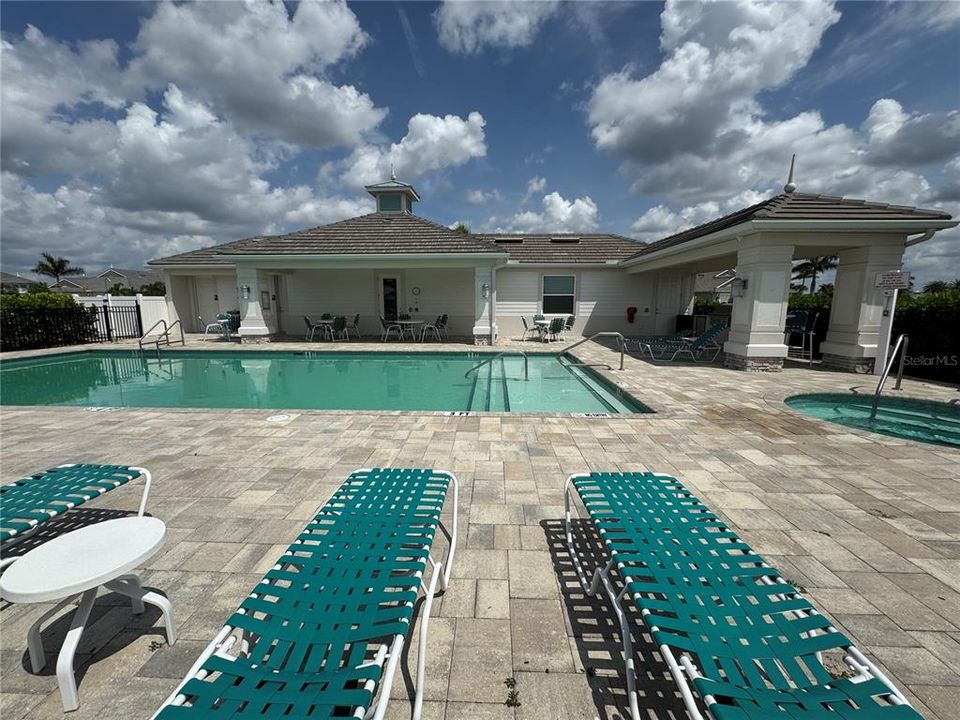 Под контрактом: $3,100 (2 спален, 2 ванн, 1625 Квадратных фут)