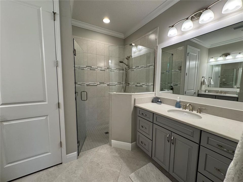 Под контрактом: $3,100 (2 спален, 2 ванн, 1625 Квадратных фут)