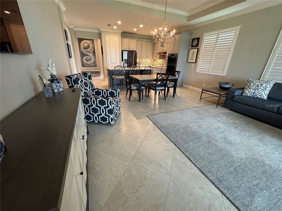 Под контрактом: $3,100 (2 спален, 2 ванн, 1625 Квадратных фут)