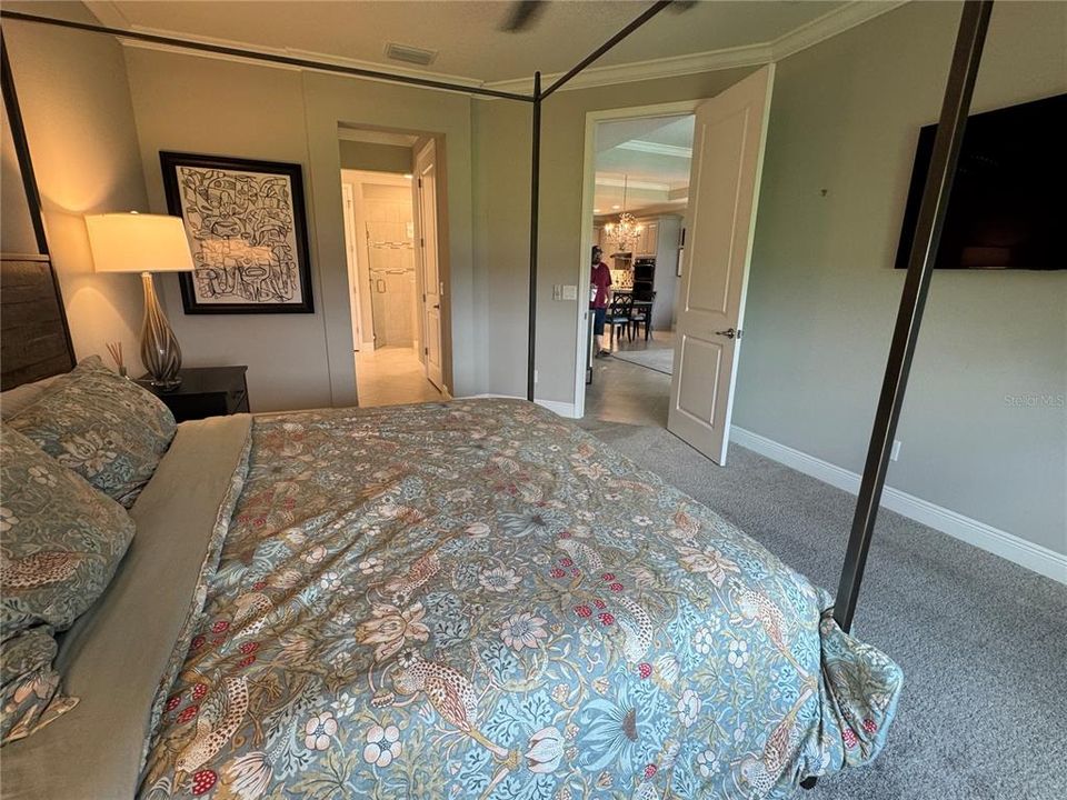 Под контрактом: $3,100 (2 спален, 2 ванн, 1625 Квадратных фут)