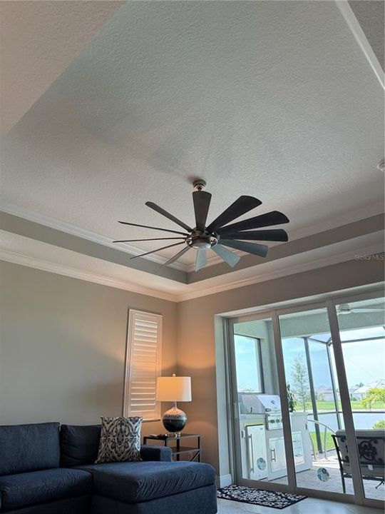 Под контрактом: $3,100 (2 спален, 2 ванн, 1625 Квадратных фут)