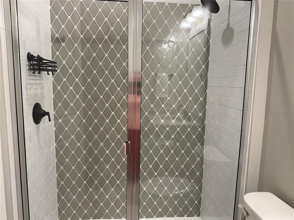 Под контрактом: $3,100 (2 спален, 2 ванн, 1625 Квадратных фут)