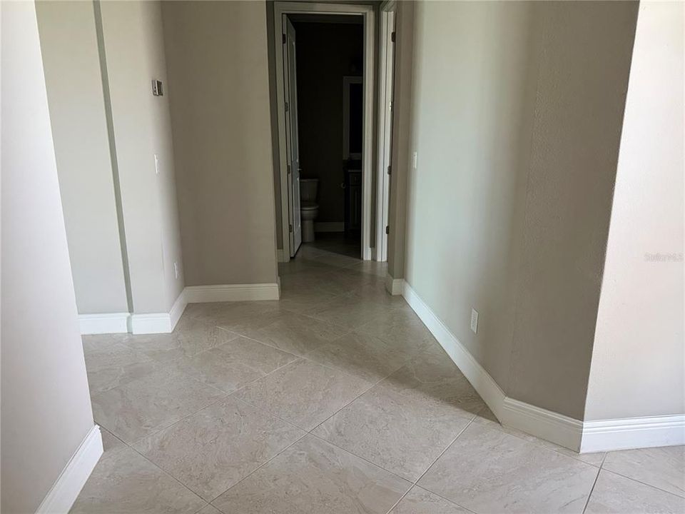 Под контрактом: $3,100 (2 спален, 2 ванн, 1625 Квадратных фут)