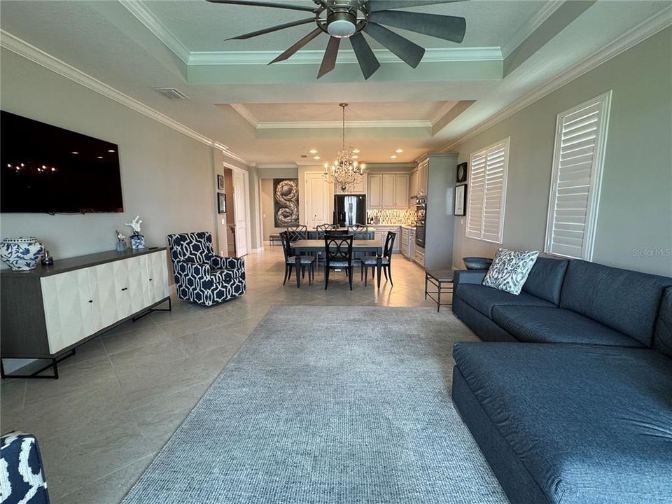 Под контрактом: $3,100 (2 спален, 2 ванн, 1625 Квадратных фут)