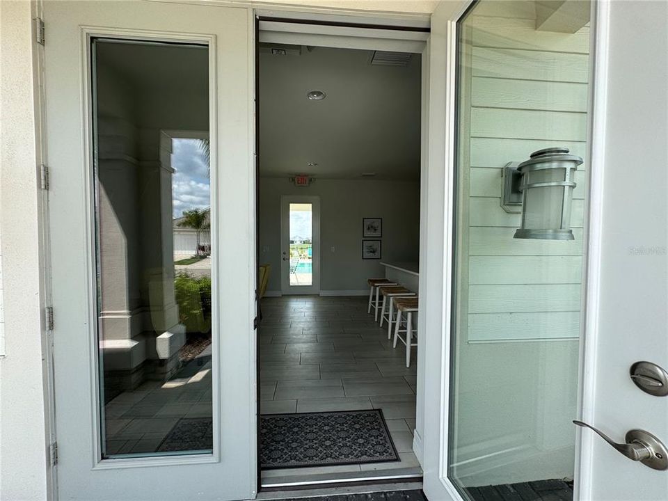 Под контрактом: $3,100 (2 спален, 2 ванн, 1625 Квадратных фут)