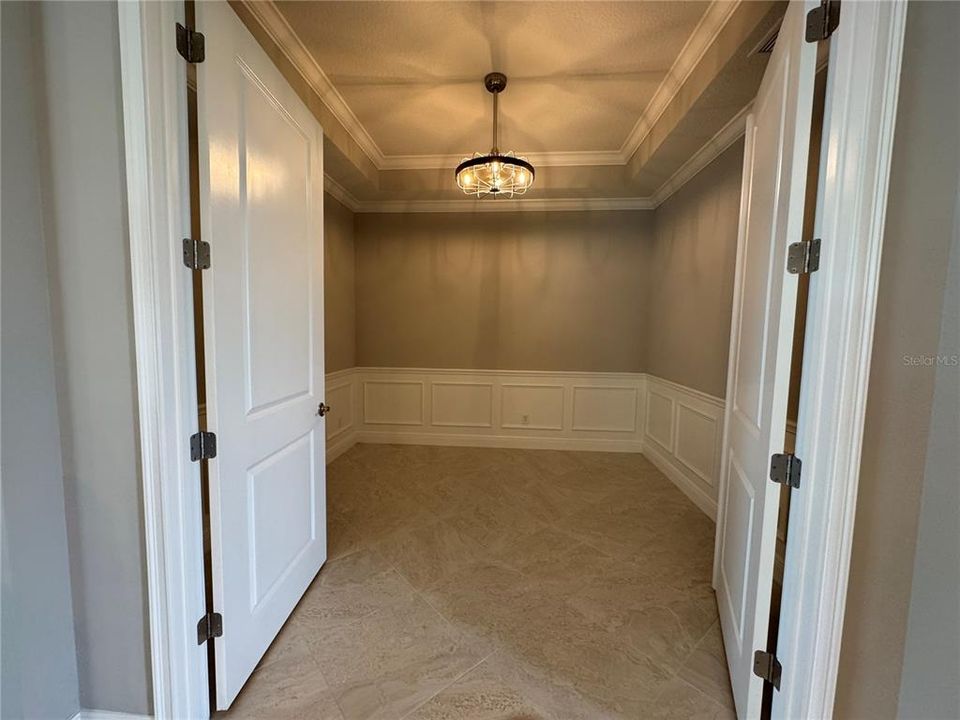 Под контрактом: $3,100 (2 спален, 2 ванн, 1625 Квадратных фут)