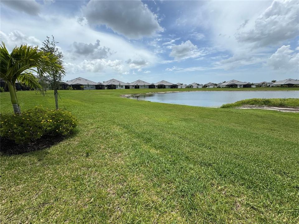 Под контрактом: $3,100 (2 спален, 2 ванн, 1625 Квадратных фут)