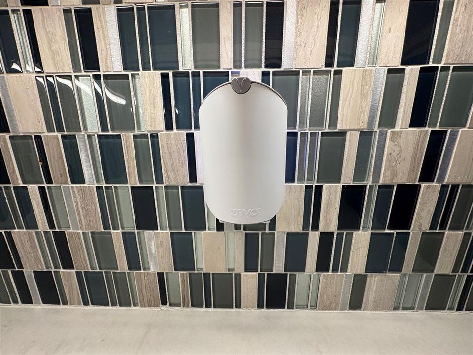 Под контрактом: $3,100 (2 спален, 2 ванн, 1625 Квадратных фут)