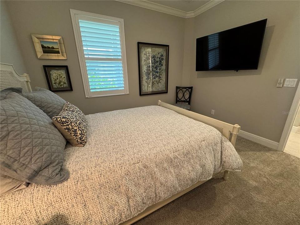 Под контрактом: $3,100 (2 спален, 2 ванн, 1625 Квадратных фут)