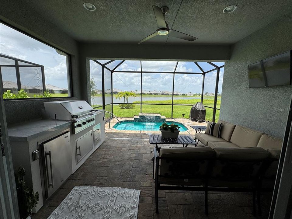 Под контрактом: $3,100 (2 спален, 2 ванн, 1625 Квадратных фут)