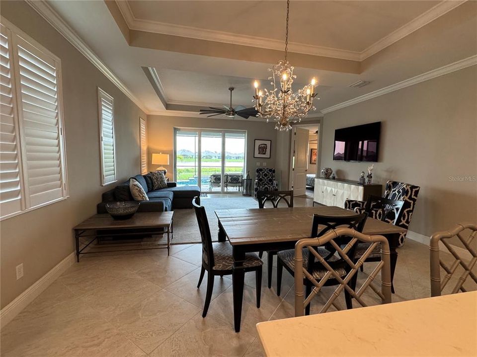 Под контрактом: $3,100 (2 спален, 2 ванн, 1625 Квадратных фут)