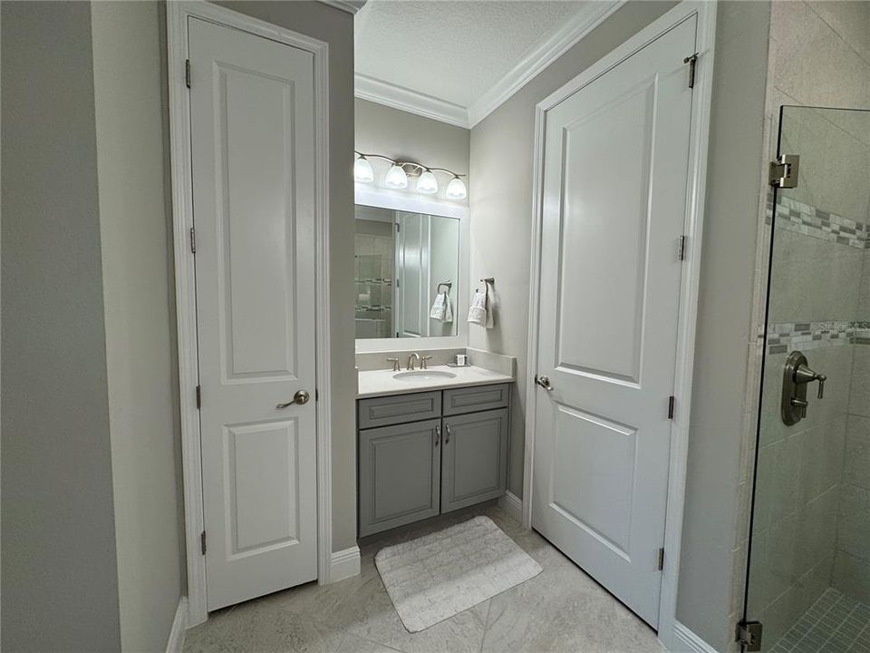 Под контрактом: $3,100 (2 спален, 2 ванн, 1625 Квадратных фут)