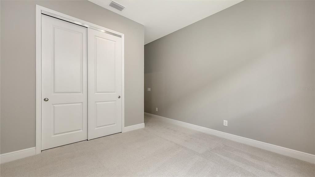 合同活跃: $1,324,990 (3 贝兹, 3 浴室, 2646 平方英尺)