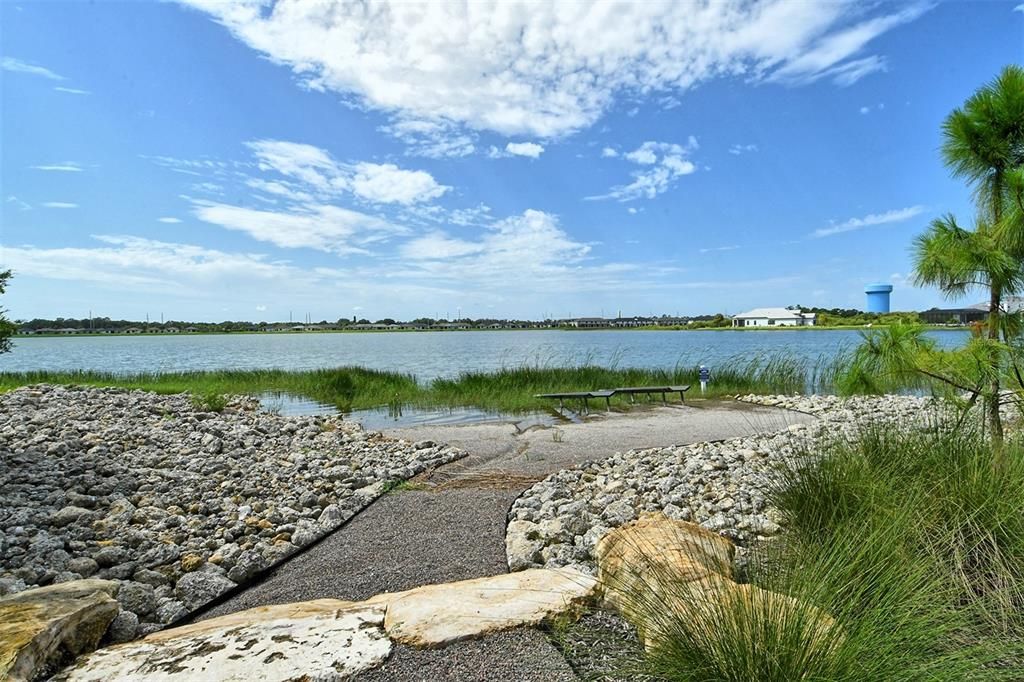 合同活跃: $1,324,990 (3 贝兹, 3 浴室, 2646 平方英尺)