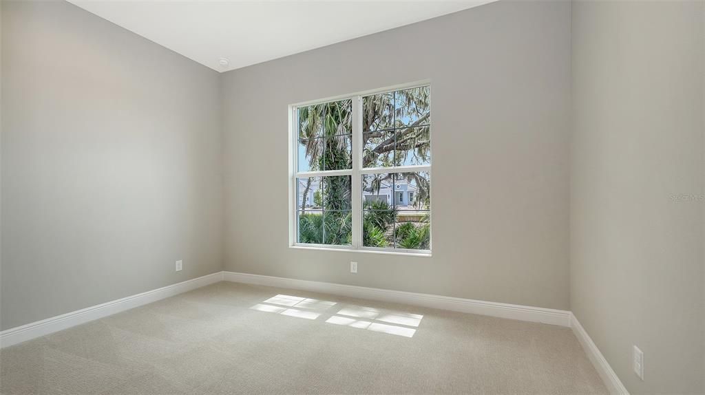 合同活跃: $1,324,990 (3 贝兹, 3 浴室, 2646 平方英尺)