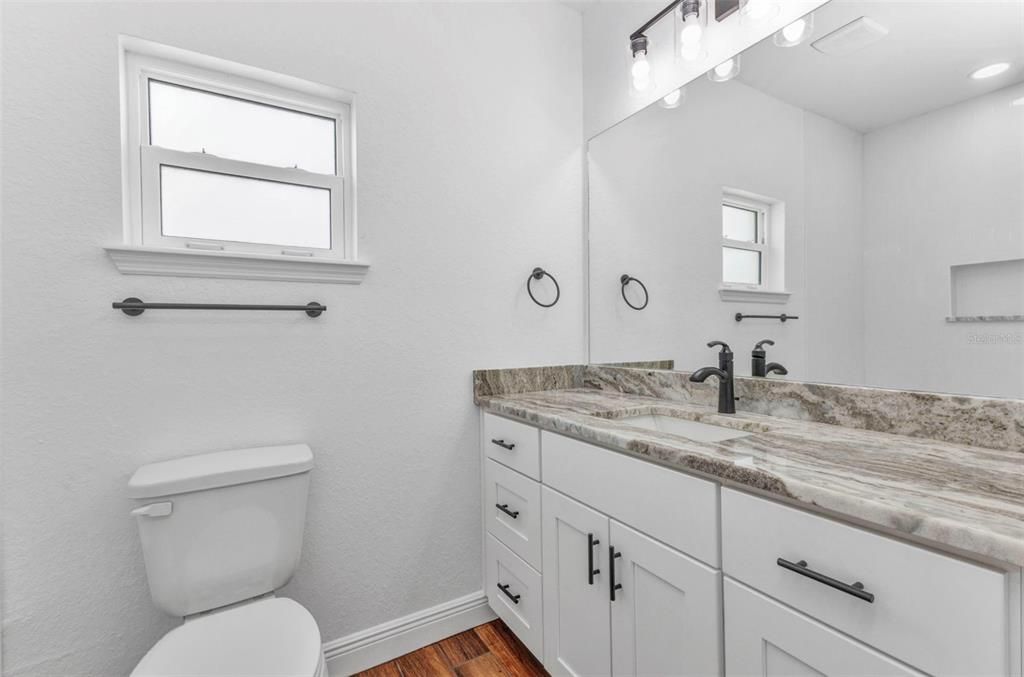 待售: $514,999 (4 贝兹, 0 浴室, 1810 平方英尺)