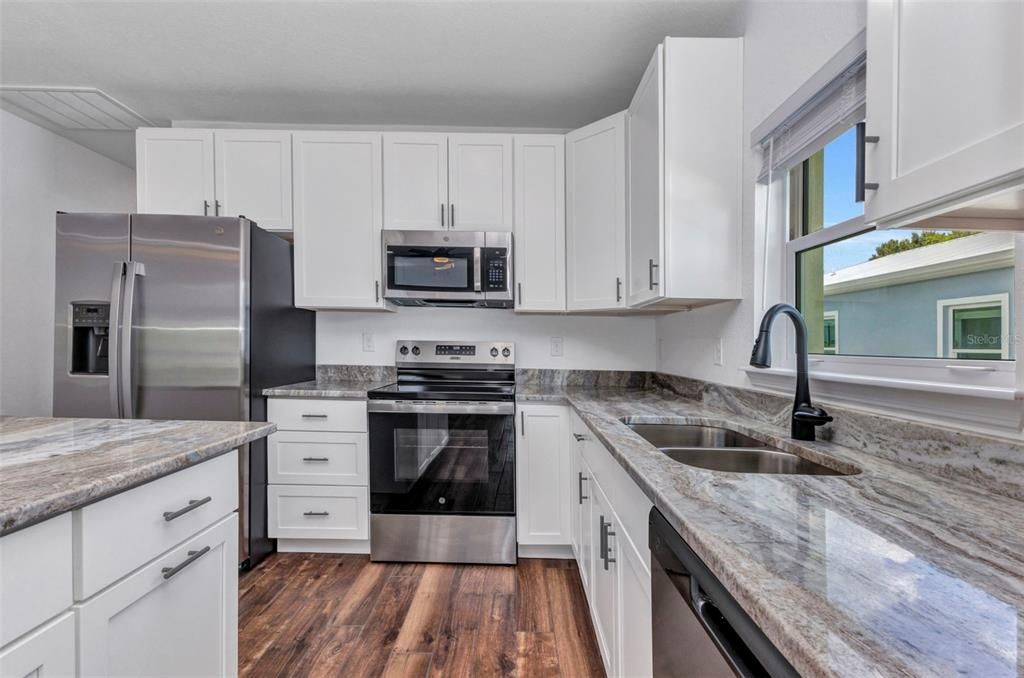 待售: $514,999 (4 贝兹, 0 浴室, 1810 平方英尺)