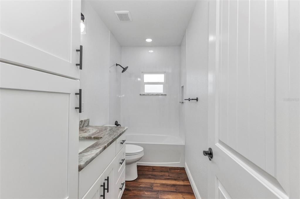 待售: $514,999 (4 贝兹, 0 浴室, 1810 平方英尺)