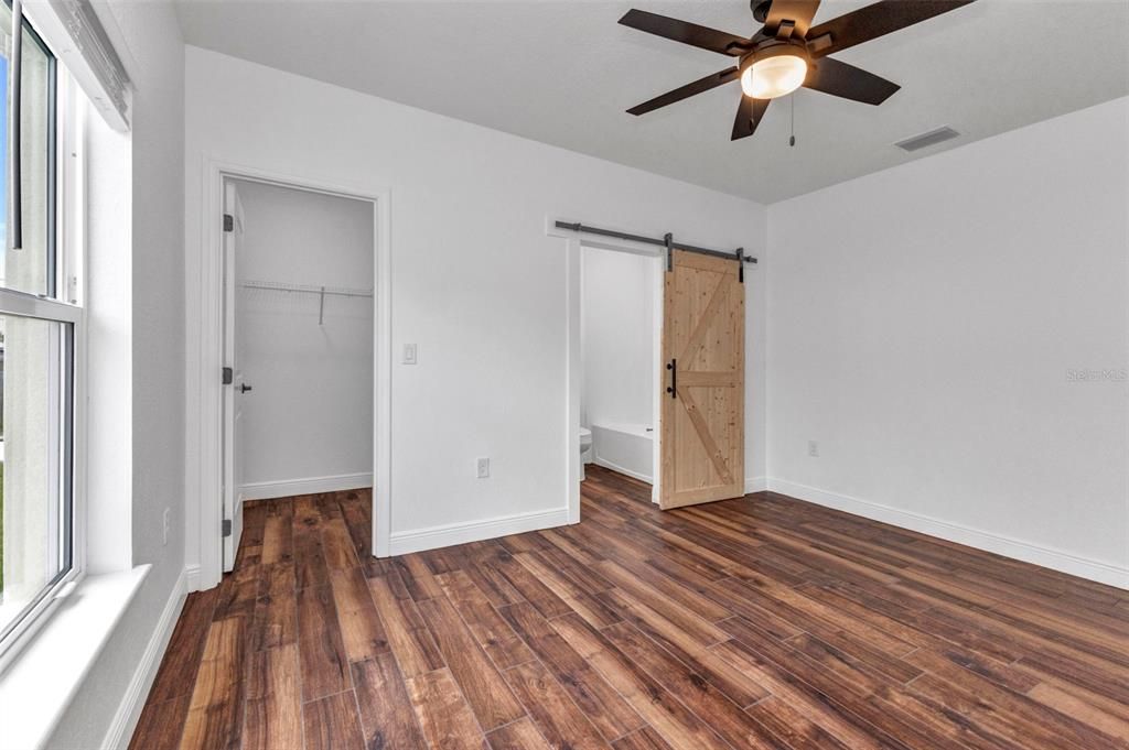 待售: $514,999 (4 贝兹, 0 浴室, 1810 平方英尺)