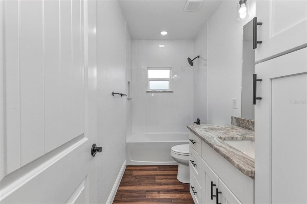 待售: $514,999 (4 贝兹, 0 浴室, 1810 平方英尺)