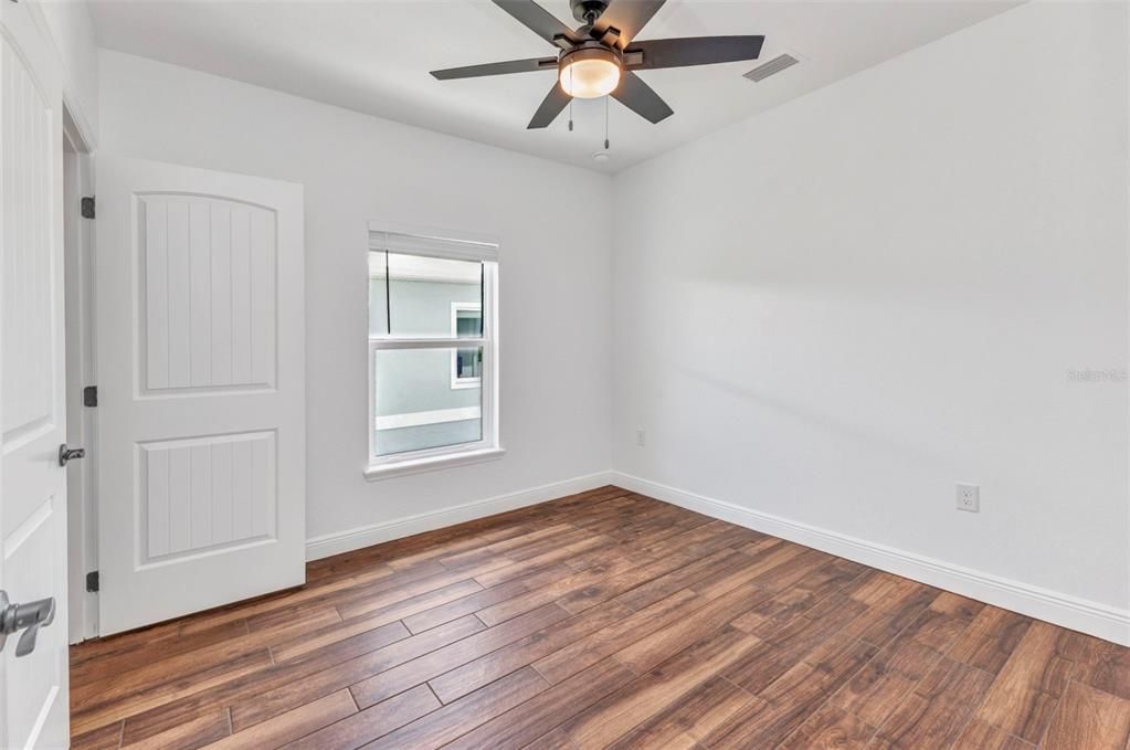 待售: $514,999 (4 贝兹, 0 浴室, 1810 平方英尺)