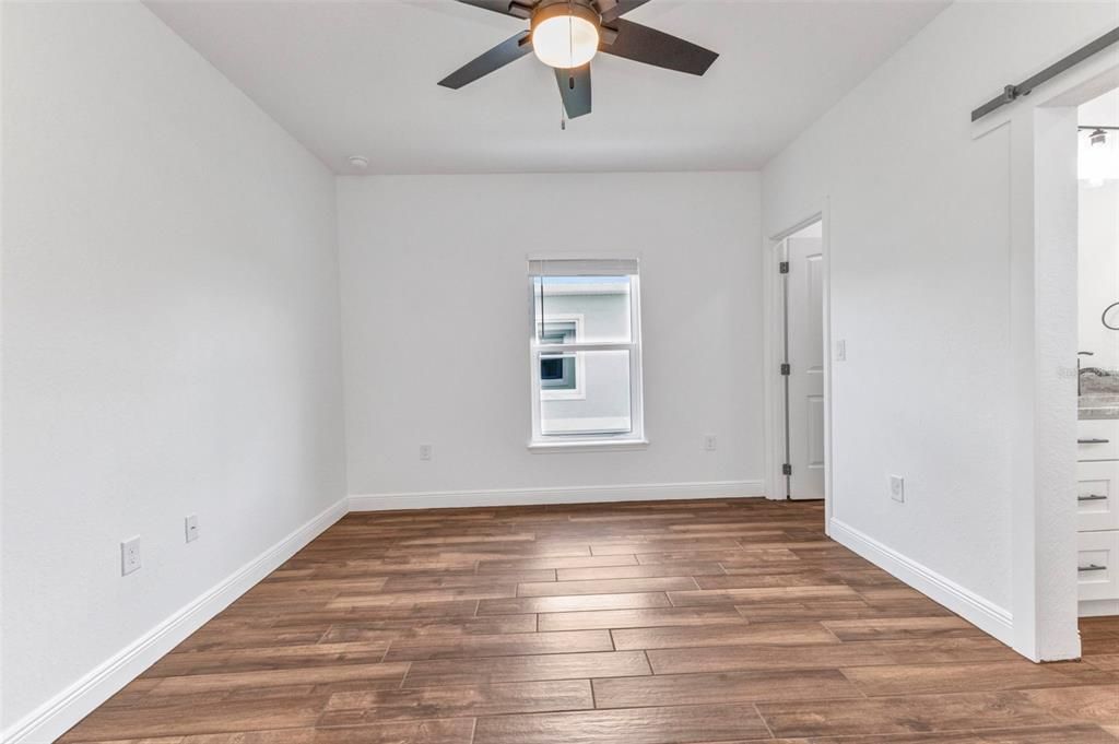 待售: $514,999 (4 贝兹, 0 浴室, 1810 平方英尺)