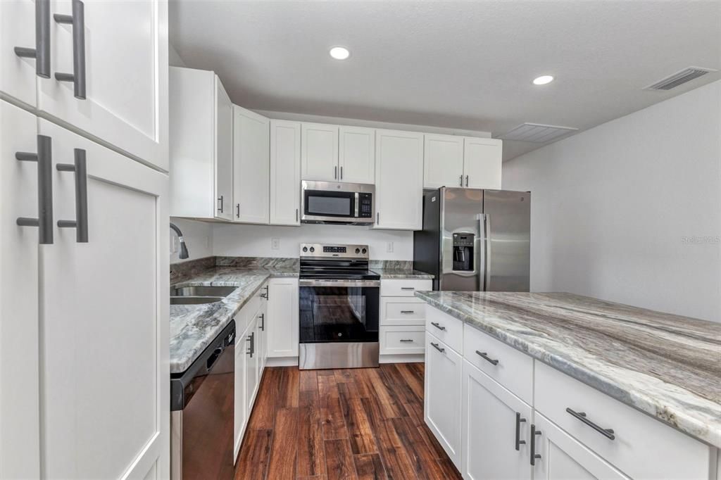 待售: $514,999 (4 贝兹, 0 浴室, 1810 平方英尺)