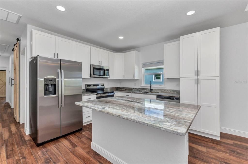 待售: $514,999 (4 贝兹, 0 浴室, 1810 平方英尺)