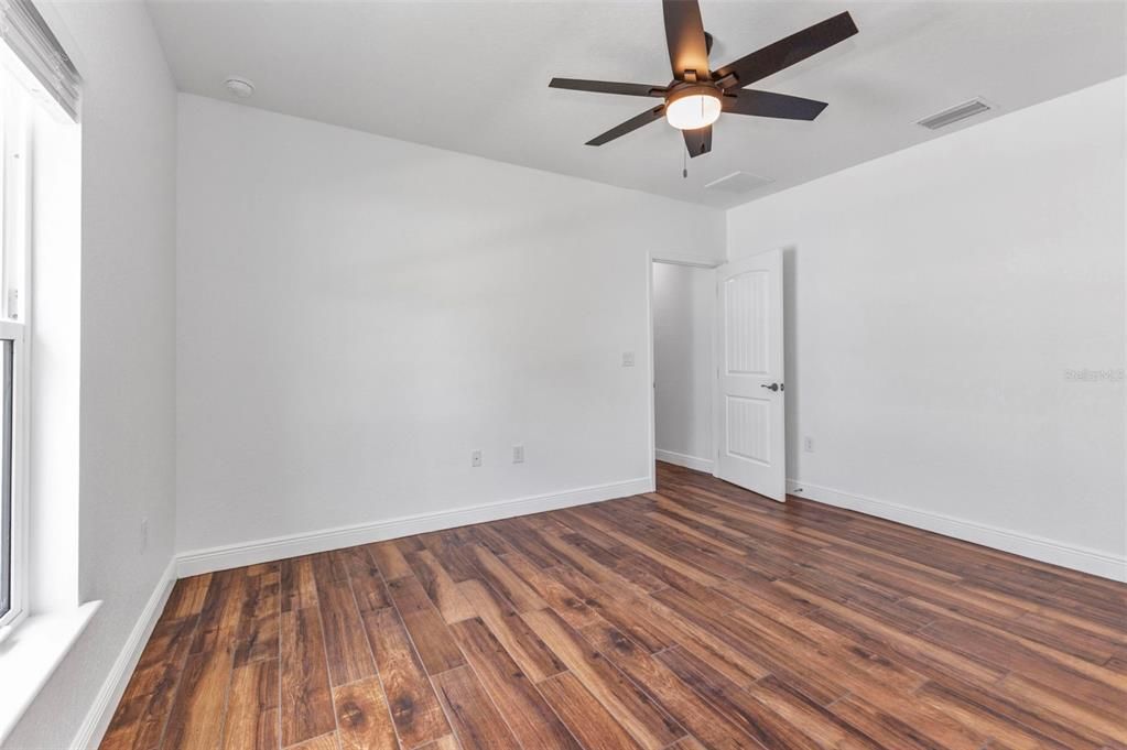 待售: $514,999 (4 贝兹, 0 浴室, 1810 平方英尺)