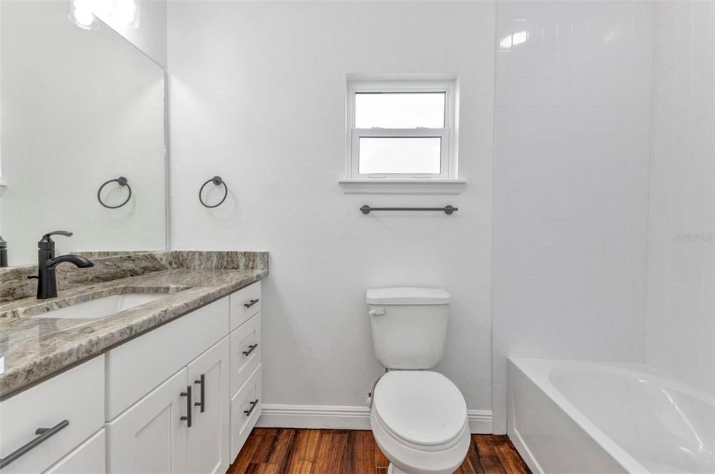 待售: $514,999 (4 贝兹, 0 浴室, 1810 平方英尺)