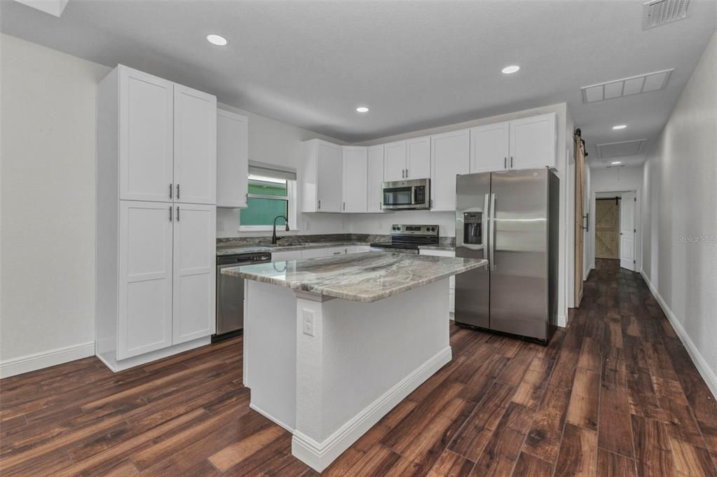 待售: $514,999 (4 贝兹, 0 浴室, 1810 平方英尺)