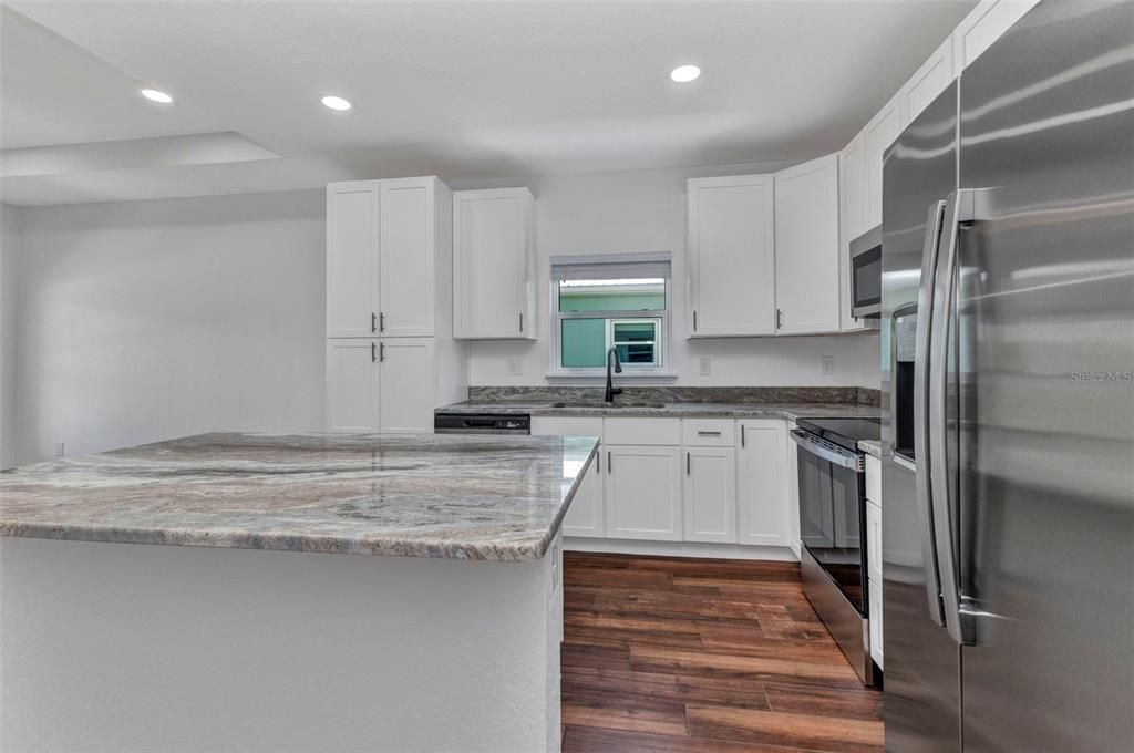 待售: $514,999 (4 贝兹, 0 浴室, 1810 平方英尺)