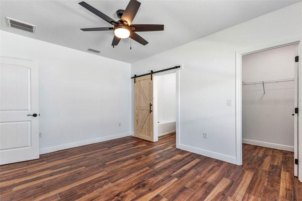 待售: $514,999 (4 贝兹, 0 浴室, 1810 平方英尺)