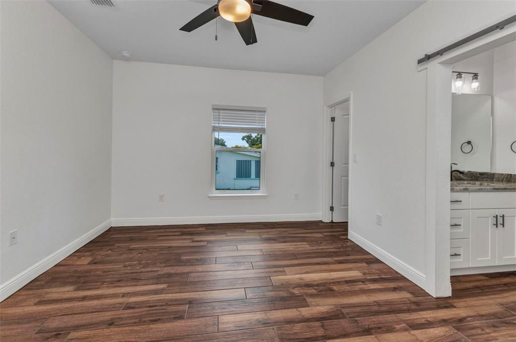 For Sale: $514,999 (6 beds, 0 baths, 1810 Square Feet)