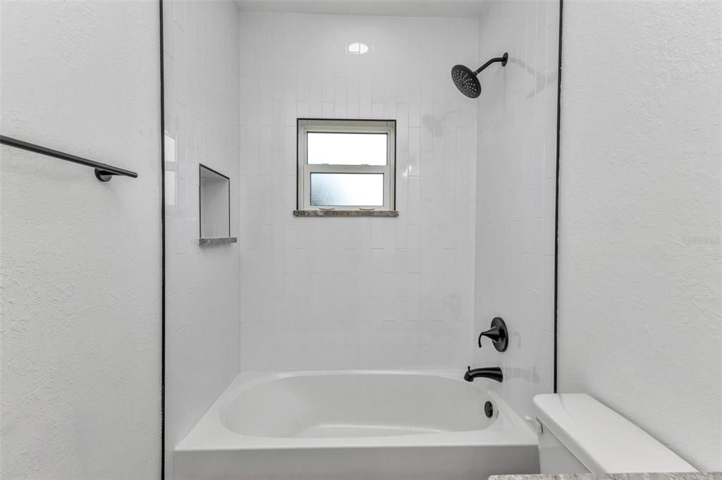 For Sale: $514,999 (6 beds, 0 baths, 1810 Square Feet)