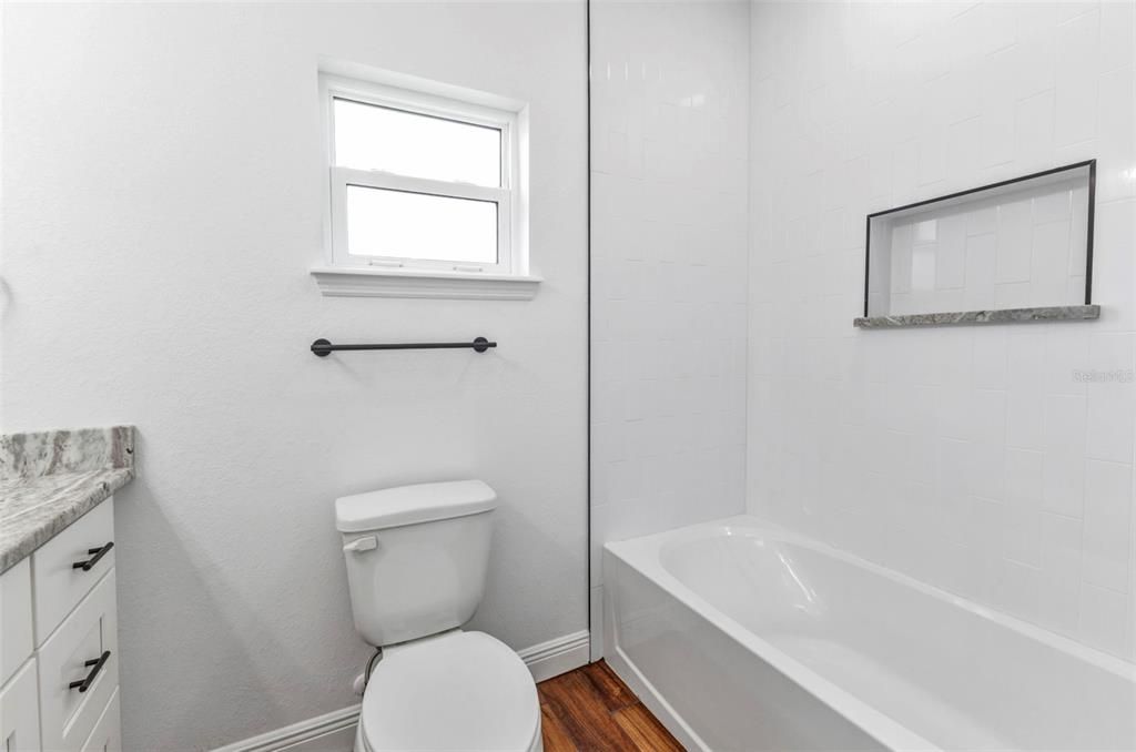 For Sale: $514,999 (6 beds, 0 baths, 1810 Square Feet)